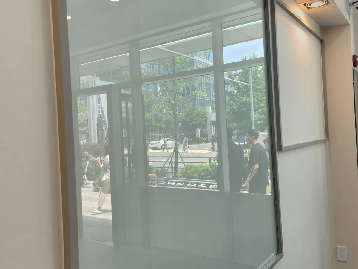 용인시 수지구 고기동 건물 복도·대기 동선 야간 위생청소 사례 - 행진크린