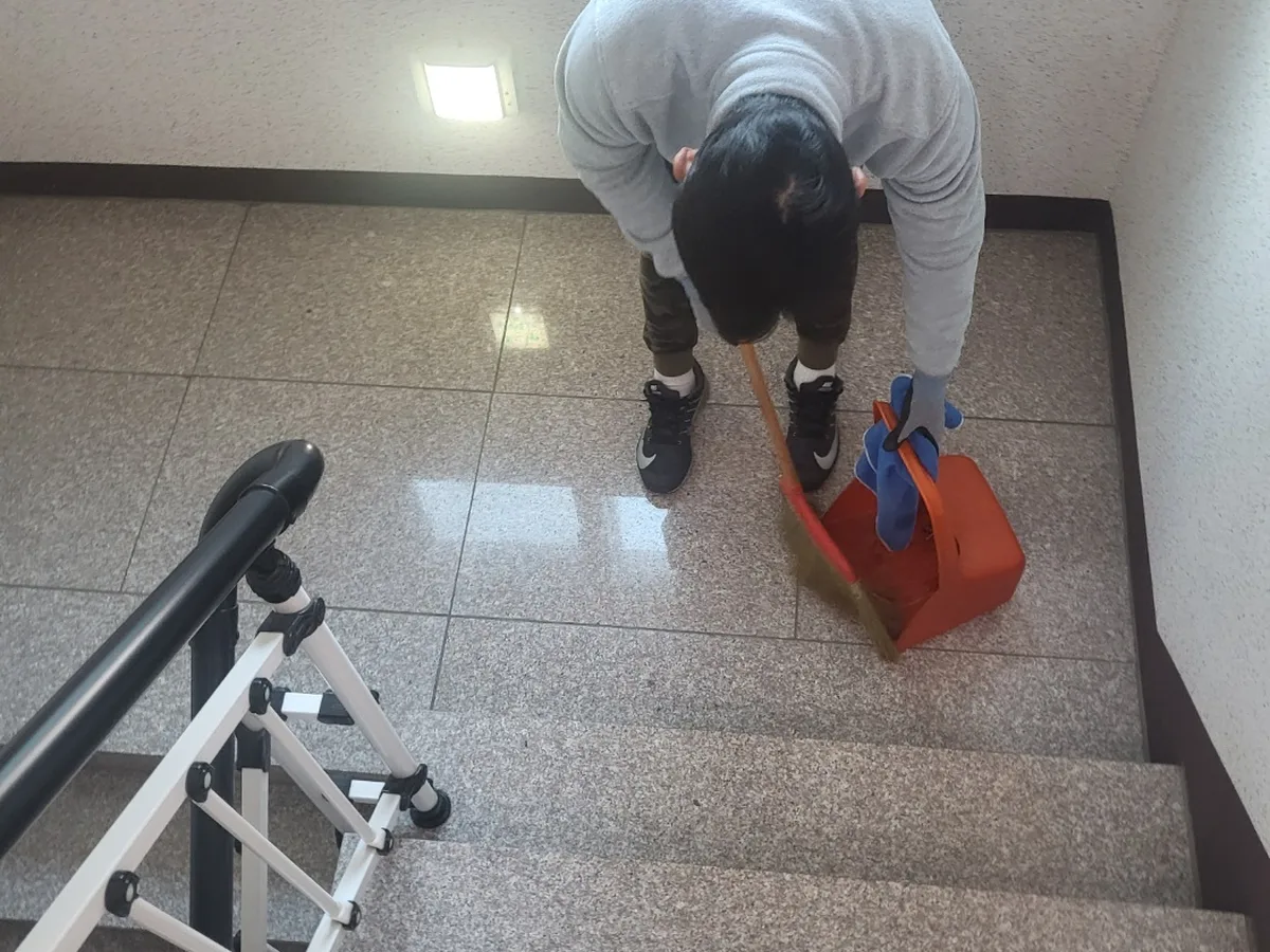 안성시 대덕면 건물 공동현관 장비 주변 정밀 위생청소 사례 - 행진크린