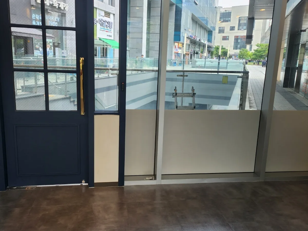 성남시 중원구 상대원동 점포 카운터 검사실 위생청소 사례 - 행진크린